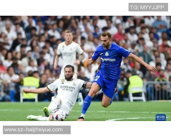 足球明星马约拉尔的成长历程与职业生涯精彩瞬间回顾